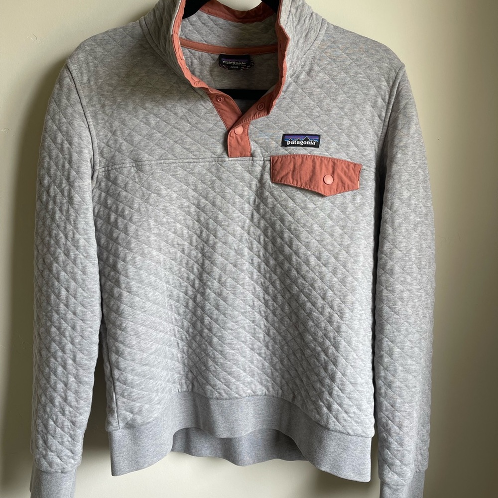 Patagonia women’s quilted snap pullover